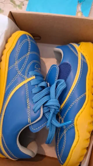 Botas de fútbol Zapato Feroz sin estrenar talla 29