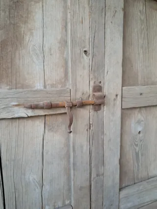 Ventana antigua de madera