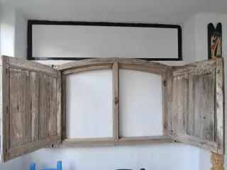 Ventana antigua de madera