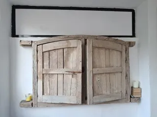 Ventana antigua de madera