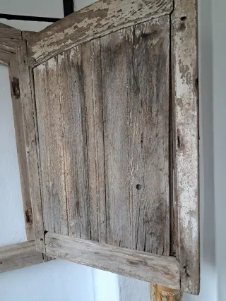 Ventana antigua de madera