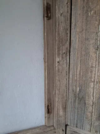 Ventana antigua de madera