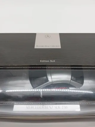 Mercedes Benz SLK 230 Edición Concesionario 1/18