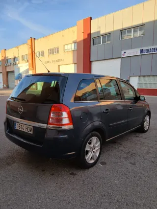 Opel Zafira 2011