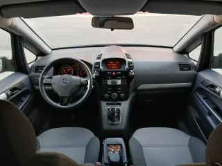 Opel Zafira 2011