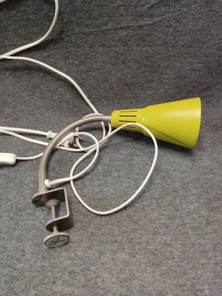 Lampara orientable con agarre