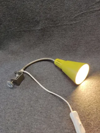 Lampara orientable con agarre