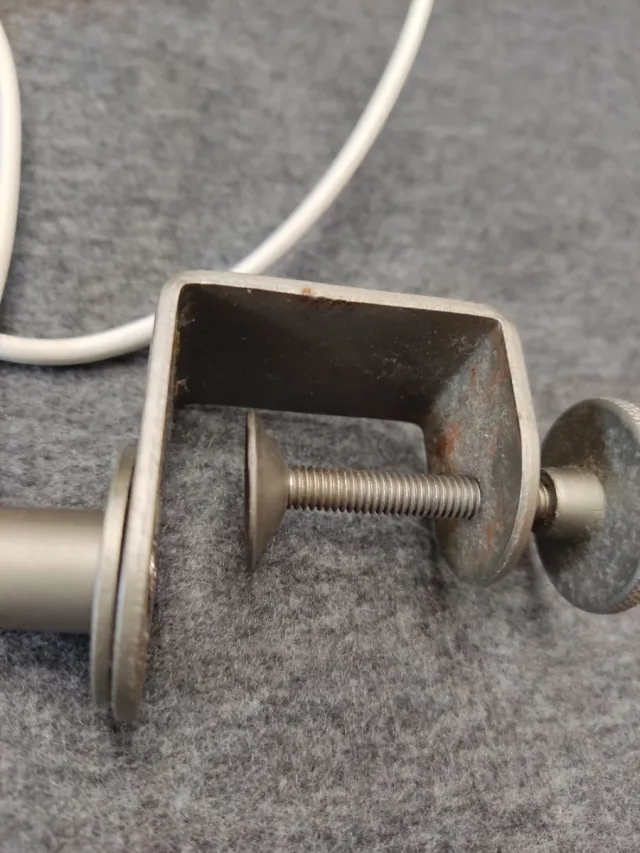 Lampara orientable con agarre