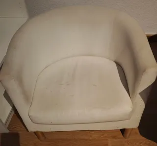 Butaca beige tela y madera