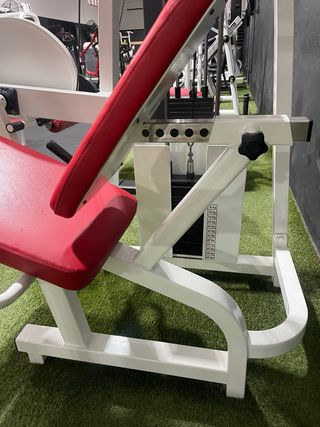 Máquina de Gimnasio - extensiones de cuádriceps