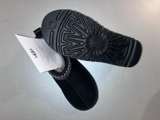 Pantuflas UGG Tasman Negras Talla 39