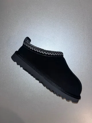 Pantuflas UGG Tasman Negras Talla 39