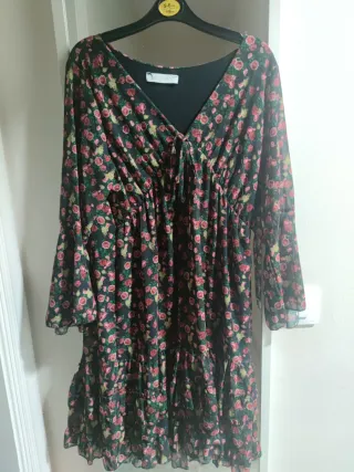 Vestido floral negro talla M