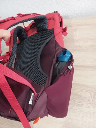 Mochila Quechua 20L Roja y Morada