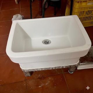 Pila de lavar / Lavadero blanco