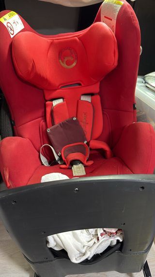Silla de coche Cybex Sirona Roja