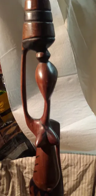 Scultura africana  donna incinta con vaso massello