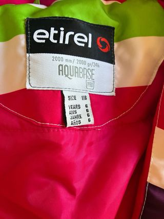 Conjunto nieve niña: pantalón y chaqueta.