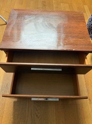 Due comodini in legno