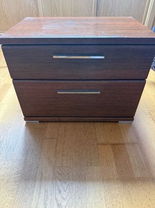Due comodini in legno