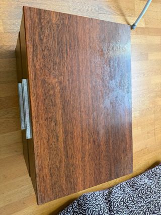 Due comodini in legno