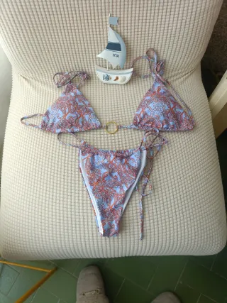 Bikini estampado paisley azul y naranja