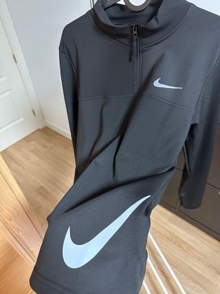 Chaqueta Nike Negra Media Cremallera