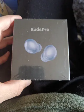 Buds Pro purple