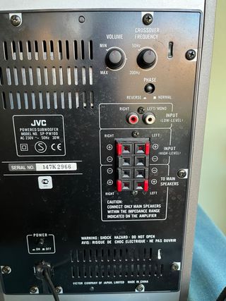 Subwoofer activo JVC