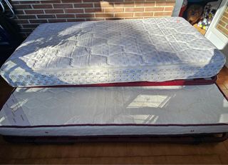 Cama nido con colchones de muelle