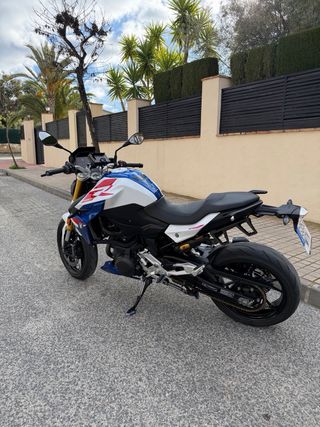 BMW F900R 2024