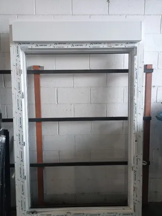 Ventana balconera PVC practicable