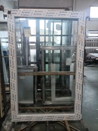 Ventana balconera PVC practicable