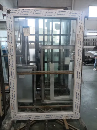 Ventana balconera PVC practicable