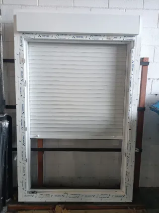 Ventana balconera PVC practicable