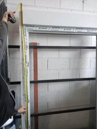 Ventana balconera PVC practicable