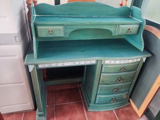 Muebles de dormitorio: mesita, cabeceros, pieceros