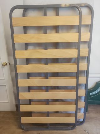 Muebles de dormitorio: mesita, cabeceros, pieceros