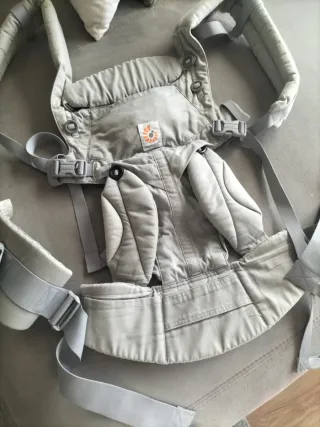 Mochila Ergobaby Porteo Gris