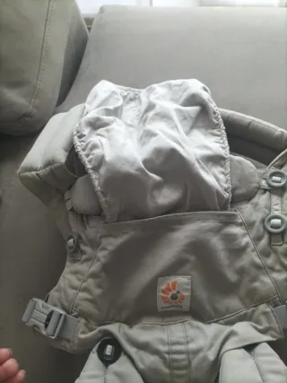 Mochila Ergobaby Porteo Gris