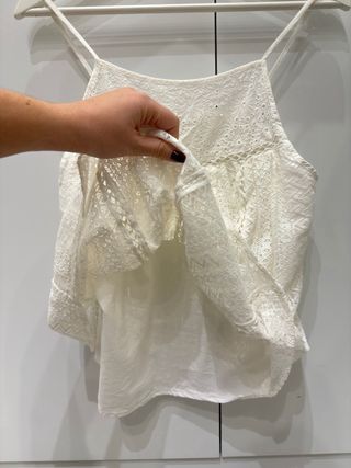 Blusa tirantes encaje bordado