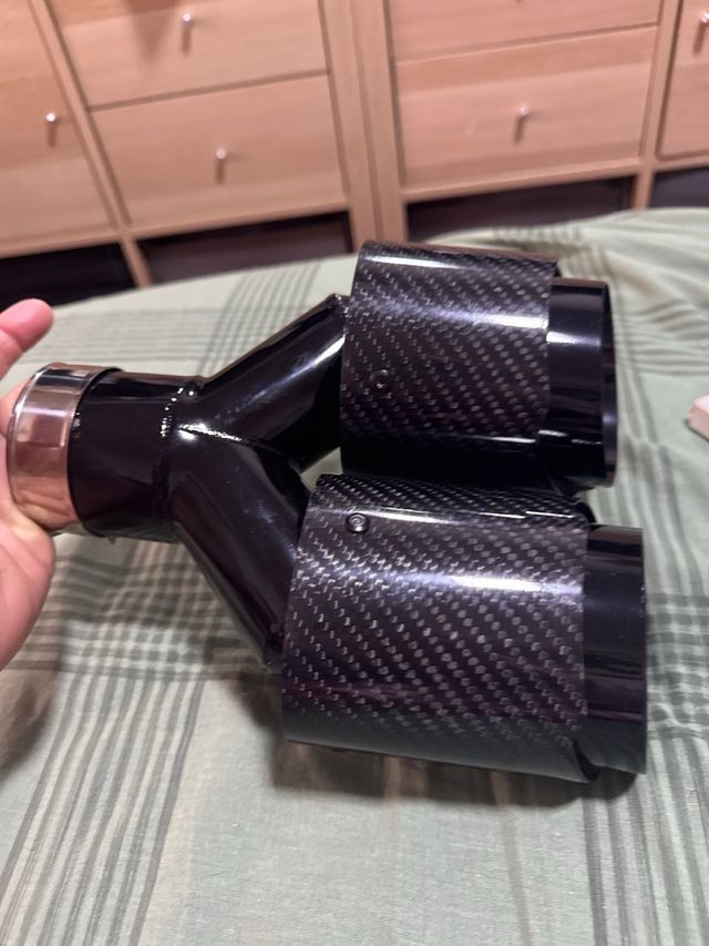 Embellecedor Doble Tubo Escape Carbono