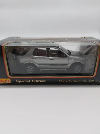 Maisto Mercedes Benz ML 320 1:18