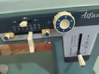 Máquina de coser Alfa