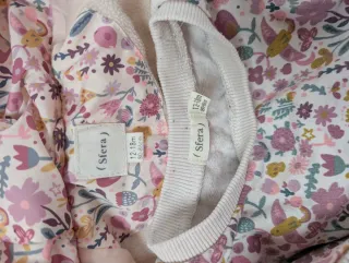 Chaqueta y vestido floral para bebé