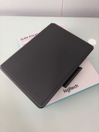 Funda Teclado Logitech Slim Folio iPad 7/8