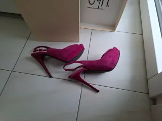 Scarpe con tacco fucsia