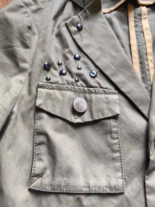 Chaqueta americana con  detalles