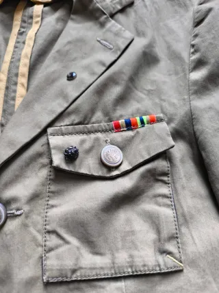 Chaqueta americana con  detalles