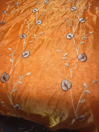 Cortina color calabaza con Ojales buen estado